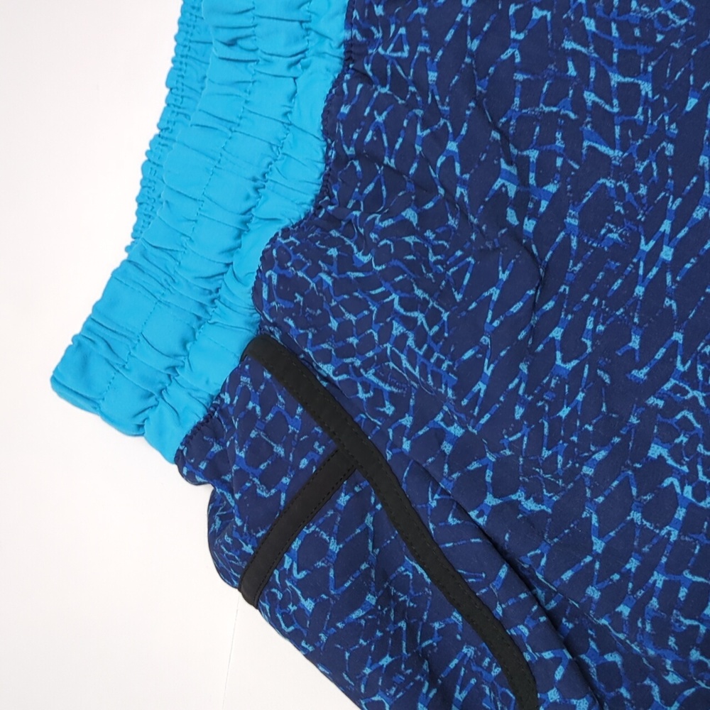 Lululemon Tracker Shorts III - Picture 4 of 14